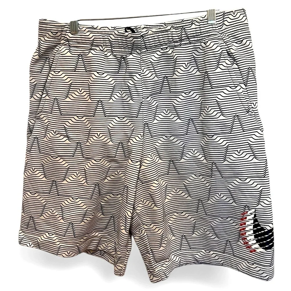 Men’s Nike Americana Fleece Shorts with Drawstring Waist Size XL
